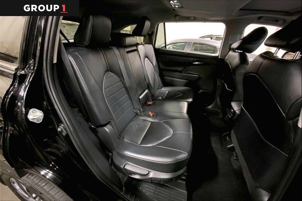 used 2024 Toyota Highlander car, priced at $43,697