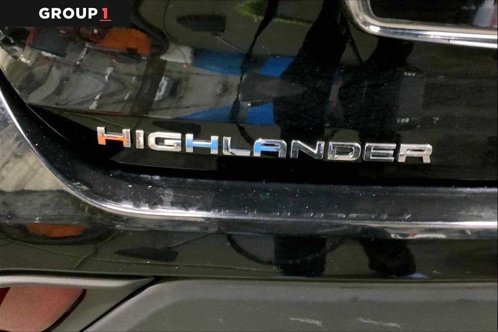 used 2024 Toyota Highlander car, priced at $43,697