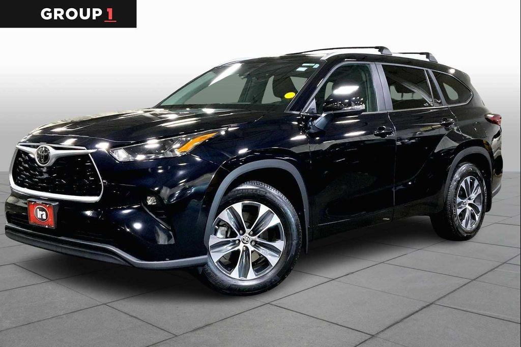 used 2024 Toyota Highlander car, priced at $43,697