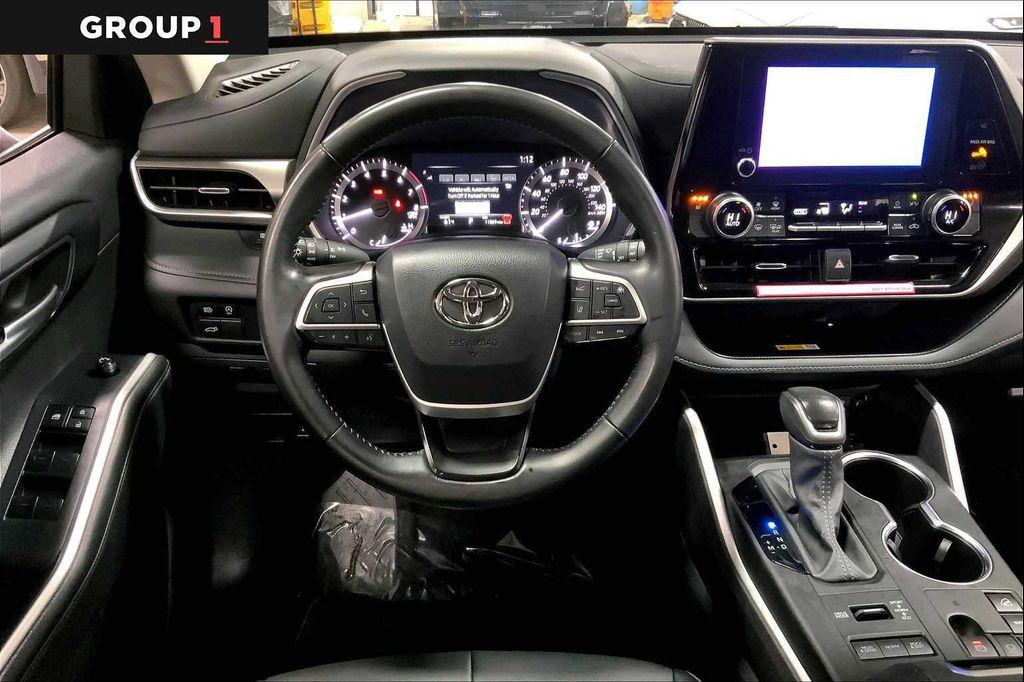 used 2024 Toyota Highlander car, priced at $43,697