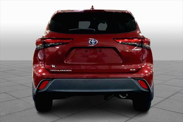 used 2020 Toyota Highlander Hybrid car, priced at $37,867