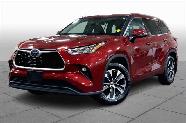 used 2020 Toyota Highlander Hybrid car, priced at $37,867