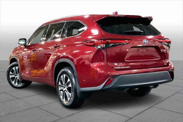 used 2020 Toyota Highlander Hybrid car, priced at $37,867