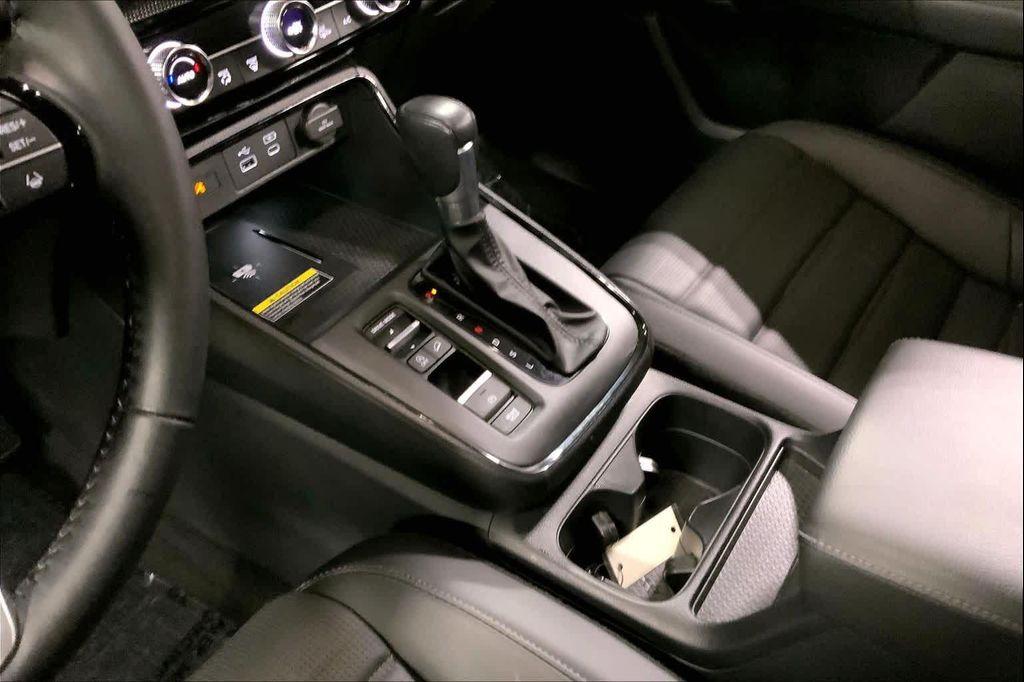used 2025 Honda CR-V car, priced at $35,997