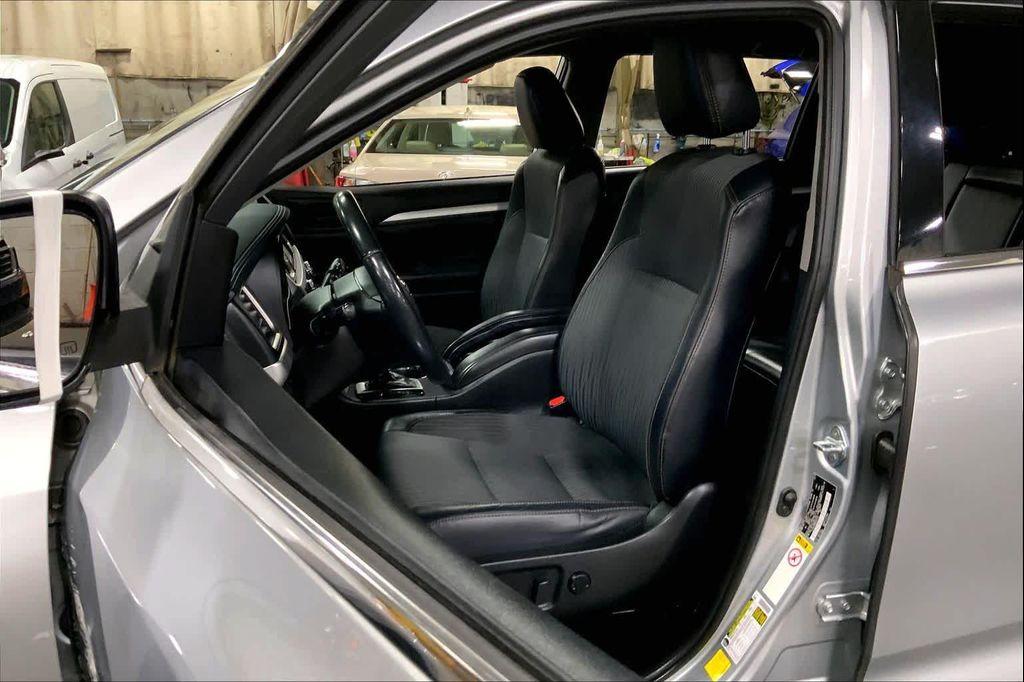 used 2019 Toyota Highlander car, priced at $23,447