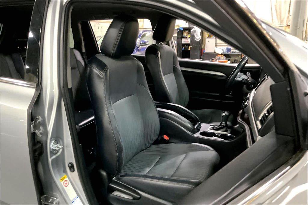 used 2019 Toyota Highlander car, priced at $23,447
