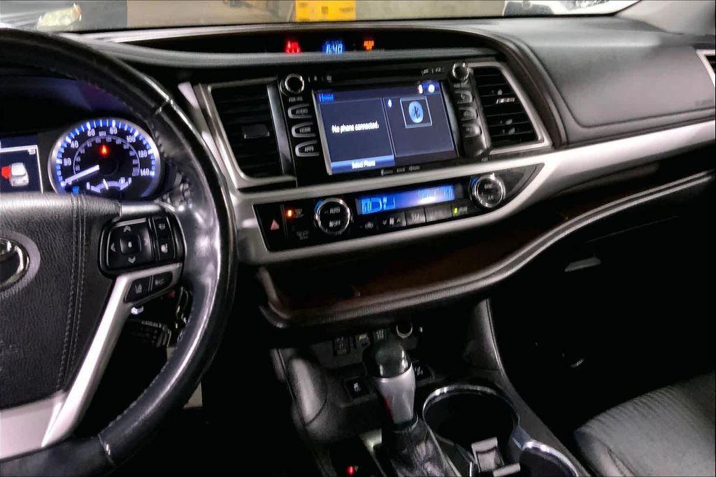 used 2019 Toyota Highlander car, priced at $23,447