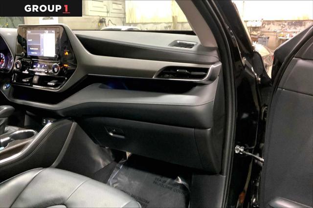 used 2022 Toyota Highlander car, priced at $39,447