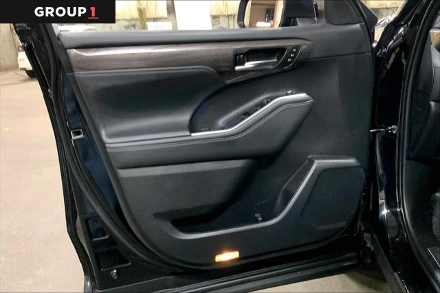used 2022 Toyota Highlander car, priced at $39,447
