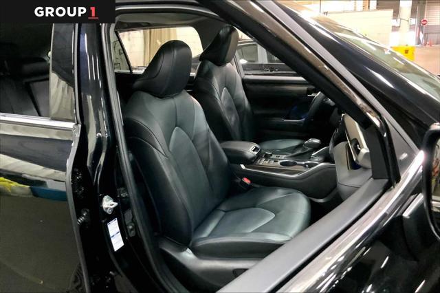 used 2022 Toyota Highlander car, priced at $39,447