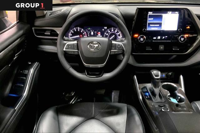 used 2022 Toyota Highlander car, priced at $39,447