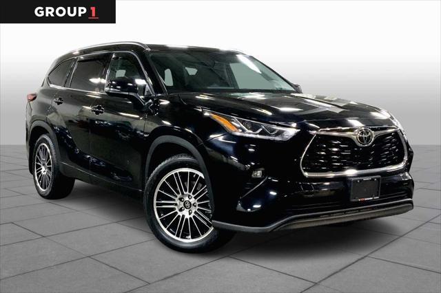 used 2022 Toyota Highlander car, priced at $39,447