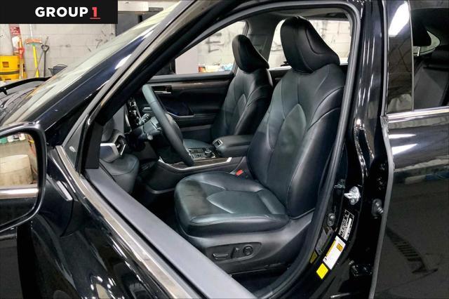 used 2022 Toyota Highlander car, priced at $39,447