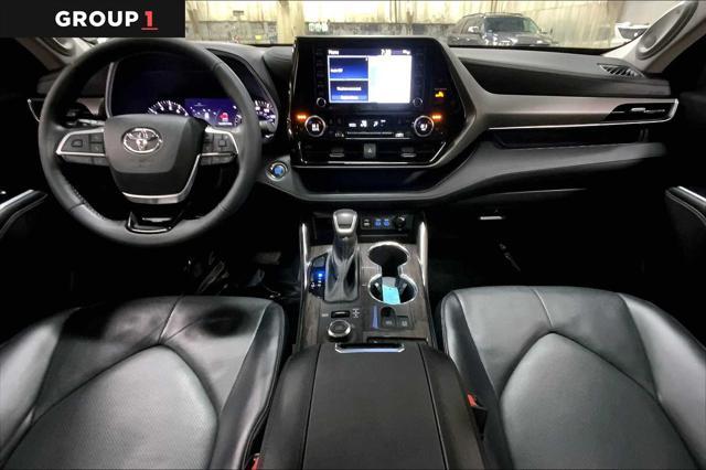 used 2022 Toyota Highlander car, priced at $39,447