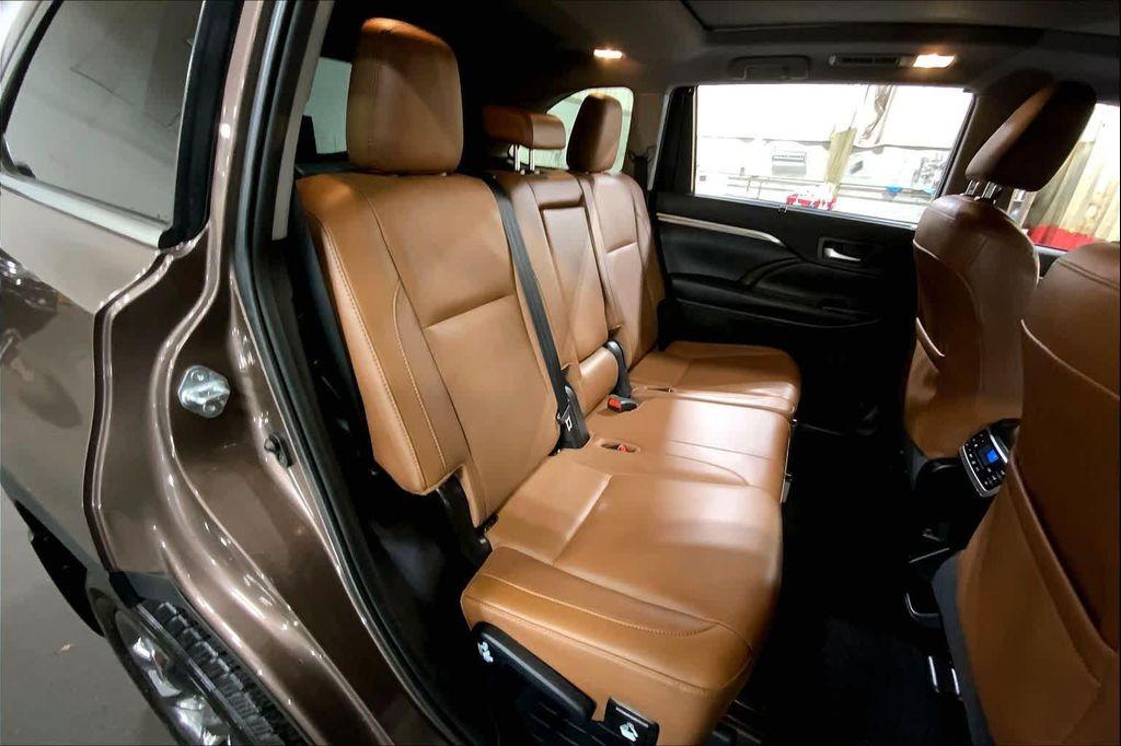 used 2019 Toyota Highlander car, priced at $29,997