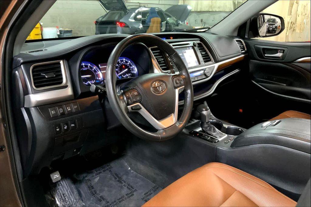 used 2019 Toyota Highlander car, priced at $29,997