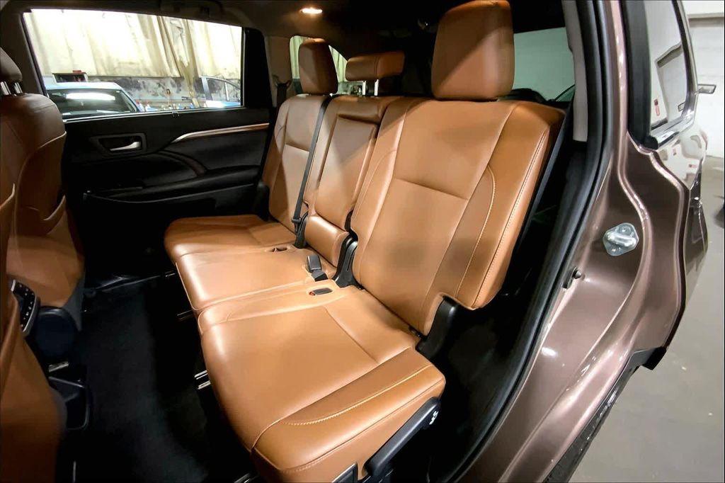 used 2019 Toyota Highlander car, priced at $29,997
