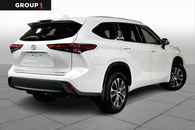 used 2022 Toyota Highlander car, priced at $35,457