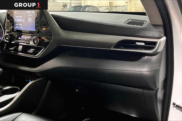 used 2022 Toyota Highlander car, priced at $35,457