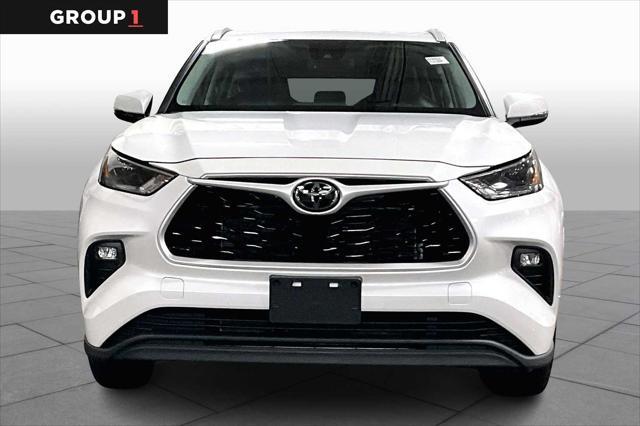 used 2022 Toyota Highlander car, priced at $35,457