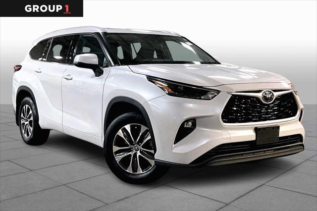 used 2022 Toyota Highlander car, priced at $35,457