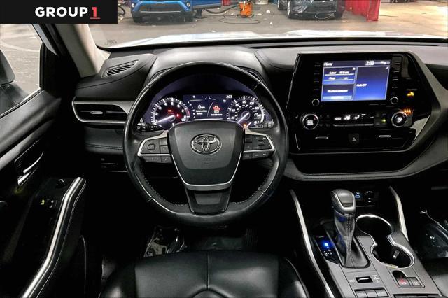 used 2022 Toyota Highlander car, priced at $37,997