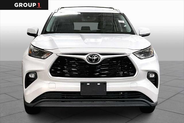 used 2022 Toyota Highlander car, priced at $37,997