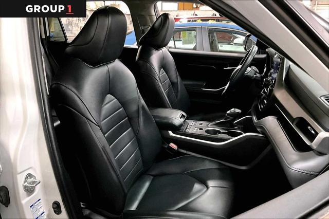 used 2022 Toyota Highlander car, priced at $37,997