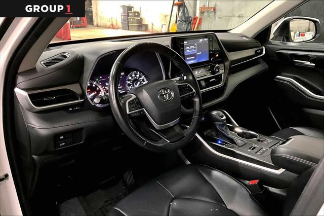 used 2022 Toyota Highlander car, priced at $37,997