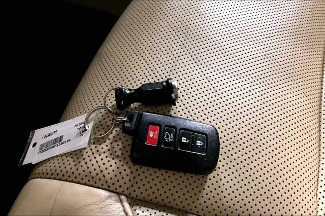 used 2015 Toyota Highlander car, priced at $20,997