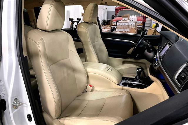 used 2015 Toyota Highlander car, priced at $20,997
