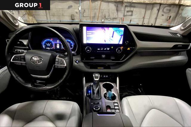 used 2023 Toyota Highlander car, priced at $49,997