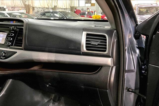 used 2015 Toyota Highlander car, priced at $18,497