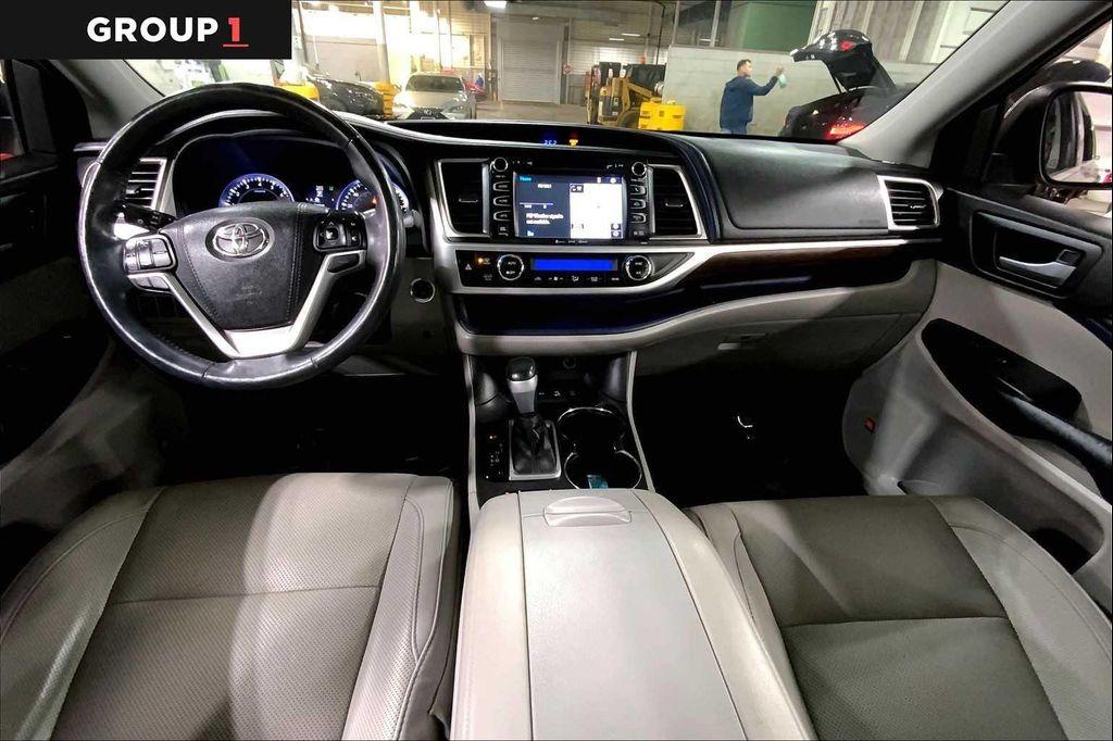used 2016 Toyota Highlander car, priced at $21,499
