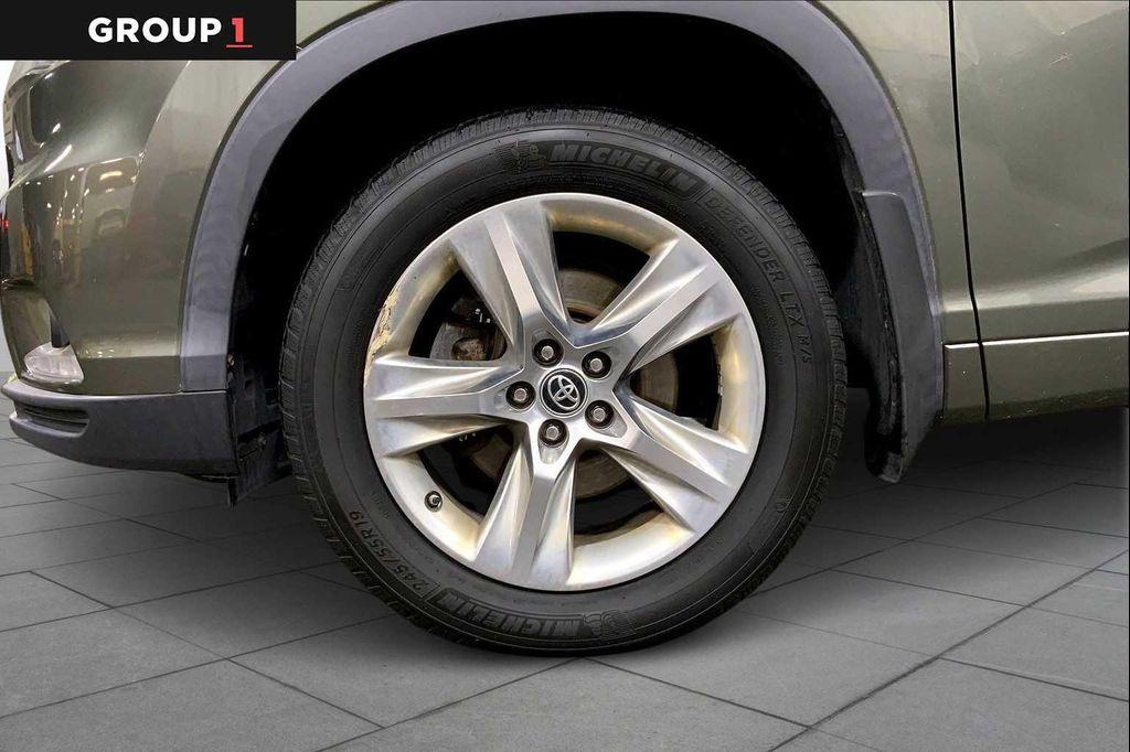 used 2016 Toyota Highlander car, priced at $21,499