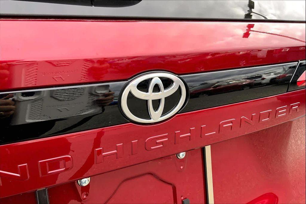 new 2026 Toyota Grand Highlander Hybrid car, priced at $51,718