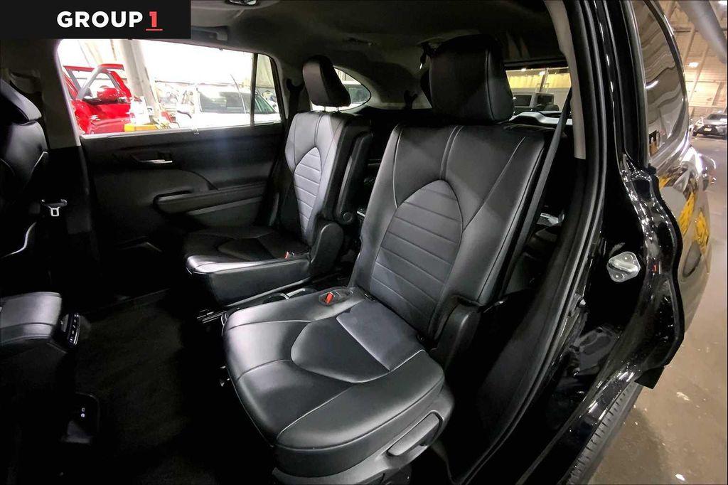 used 2024 Toyota Highlander car, priced at $44,997