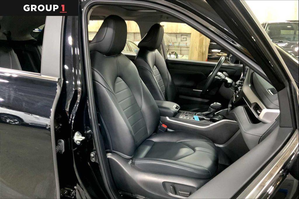used 2024 Toyota Highlander car, priced at $44,997