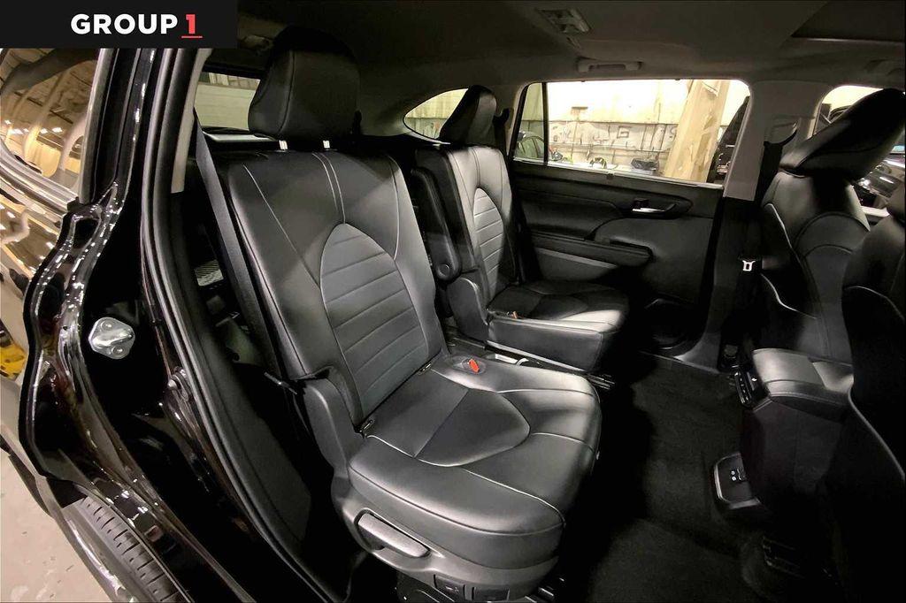 used 2024 Toyota Highlander car, priced at $44,997