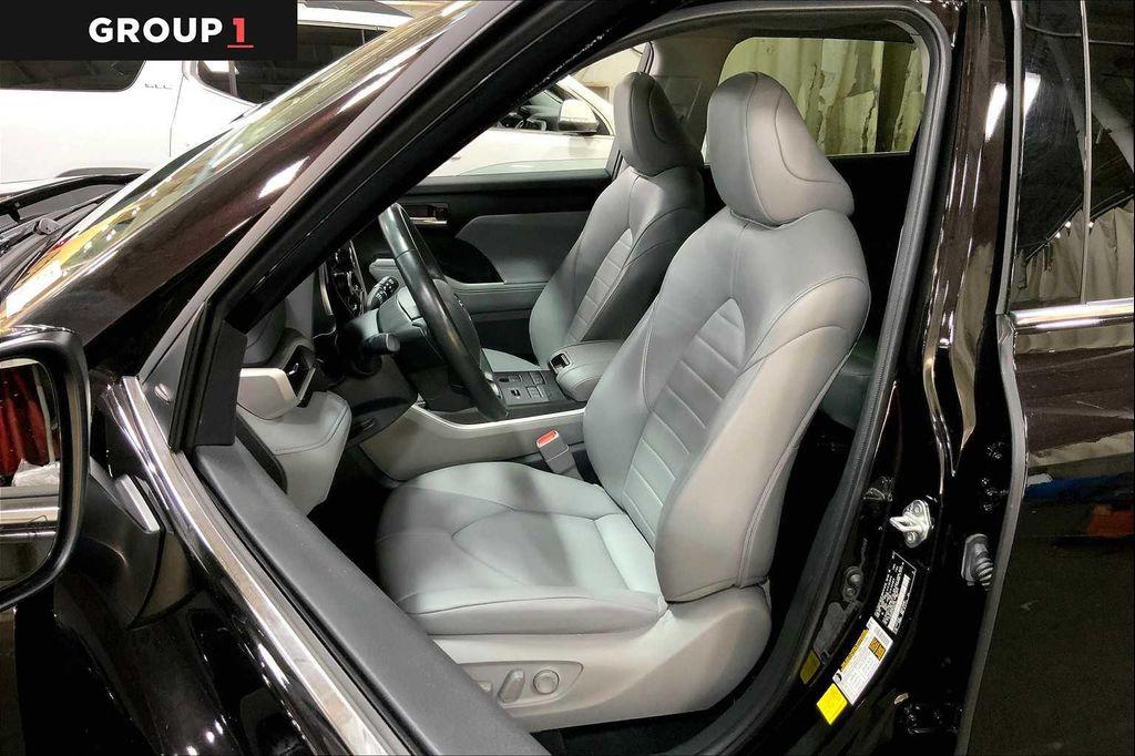used 2022 Toyota Highlander car, priced at $37,717