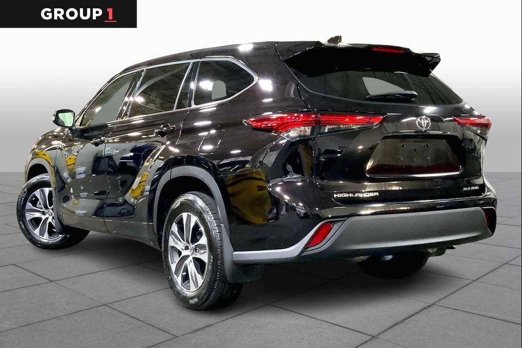 used 2022 Toyota Highlander car, priced at $37,717