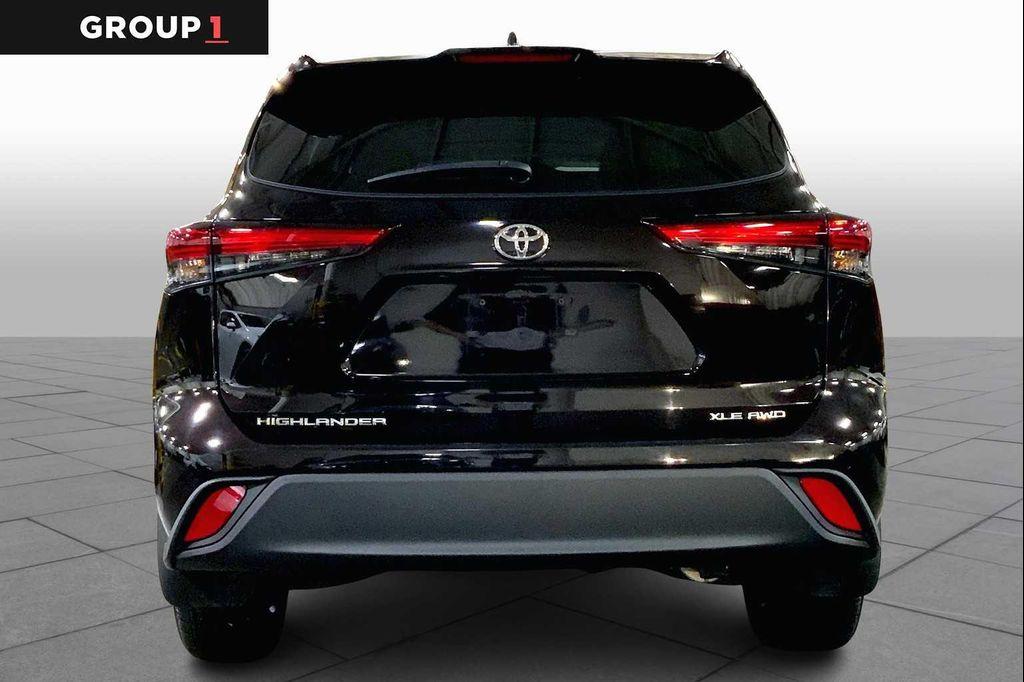 used 2022 Toyota Highlander car, priced at $37,717