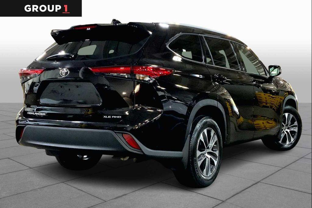 used 2022 Toyota Highlander car, priced at $37,717