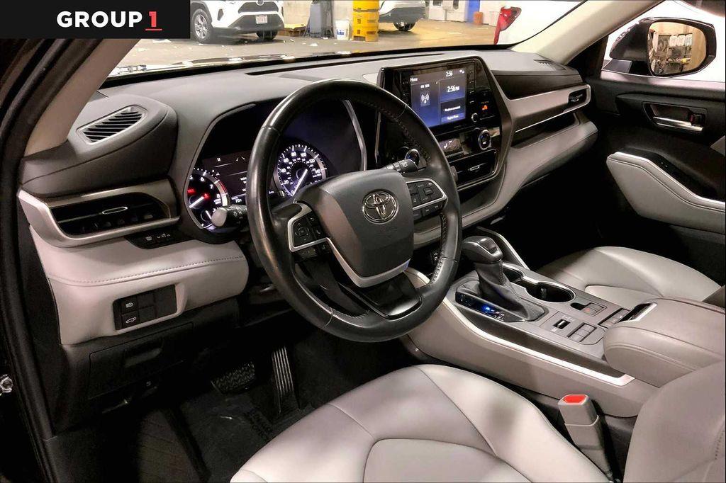 used 2022 Toyota Highlander car, priced at $37,717
