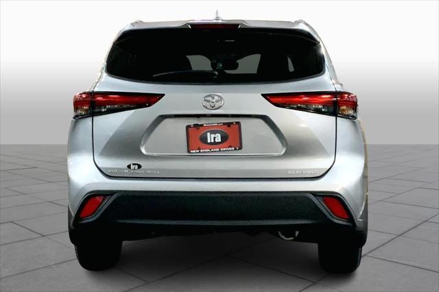 used 2022 Toyota Highlander car, priced at $35,404
