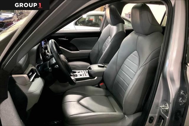 used 2022 Toyota Highlander car, priced at $33,732