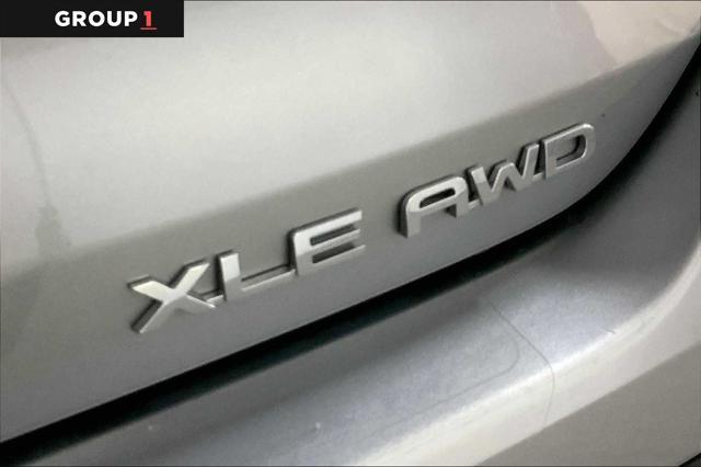 used 2022 Toyota Highlander car, priced at $33,732