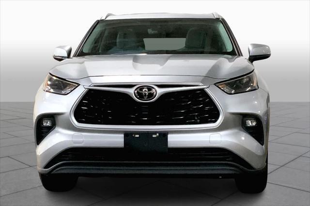 used 2022 Toyota Highlander car, priced at $35,404