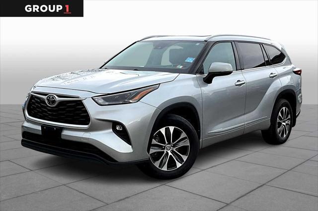 used 2022 Toyota Highlander car, priced at $34,877