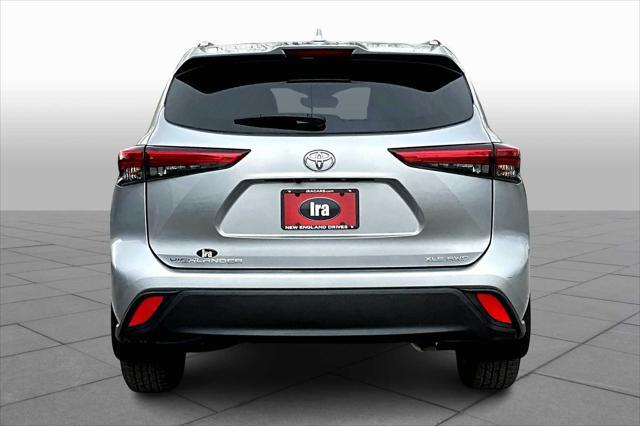 used 2022 Toyota Highlander car, priced at $35,404